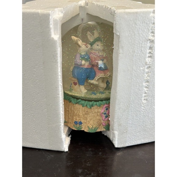 Vtg Easter Musical Snowglobe Mr & Mrs Rabbit Bunny Love Works Hand Painted VIDEO - Picture 9 of 12